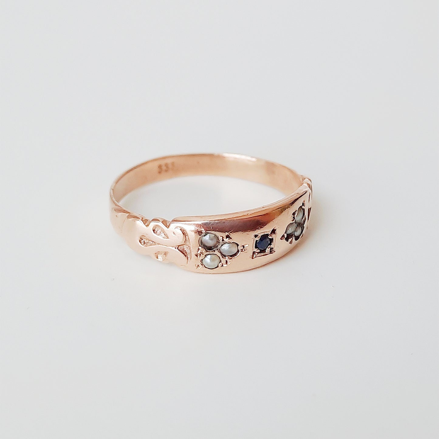 Seed pearl & sapphire band rosé gold