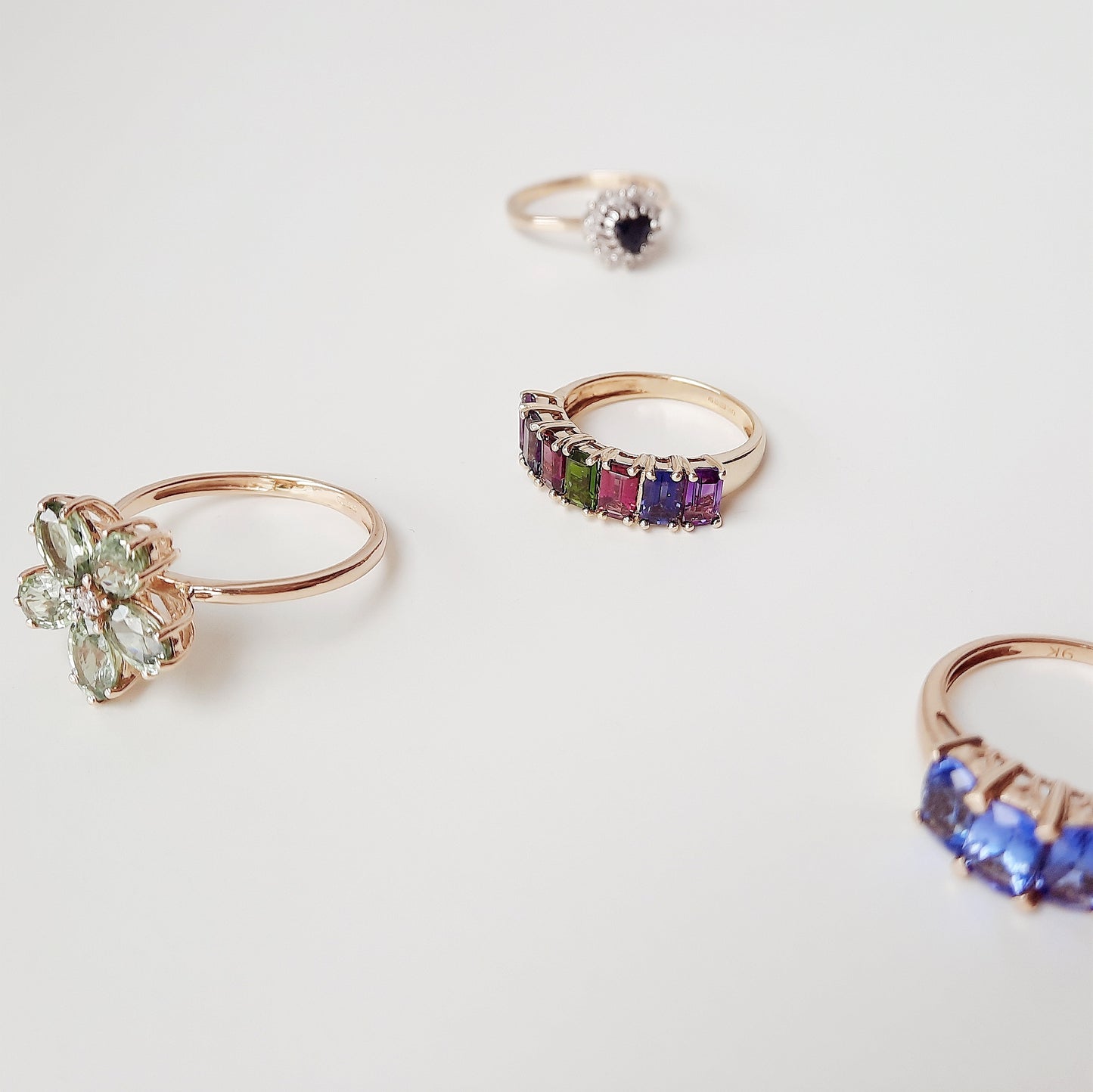 Colourful 7-stone row ring