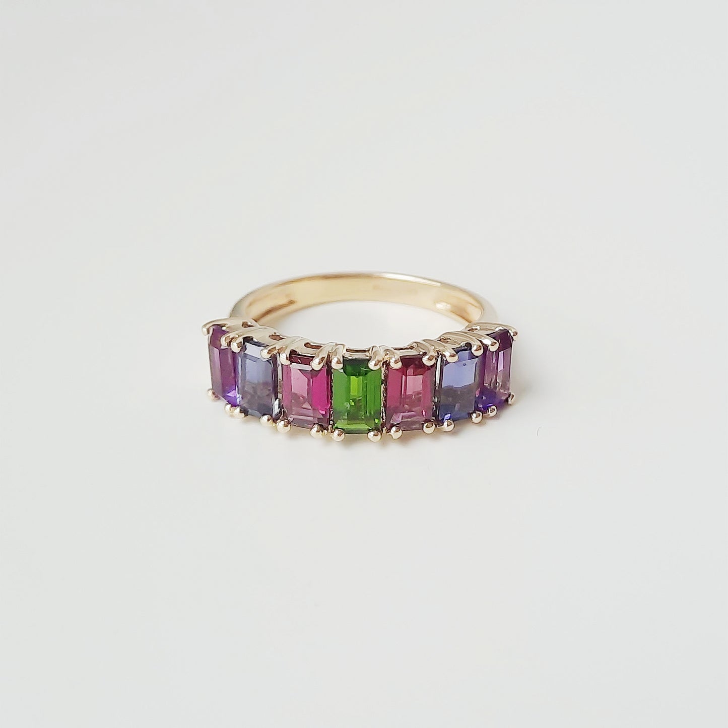 Colourful 7-stone row ring