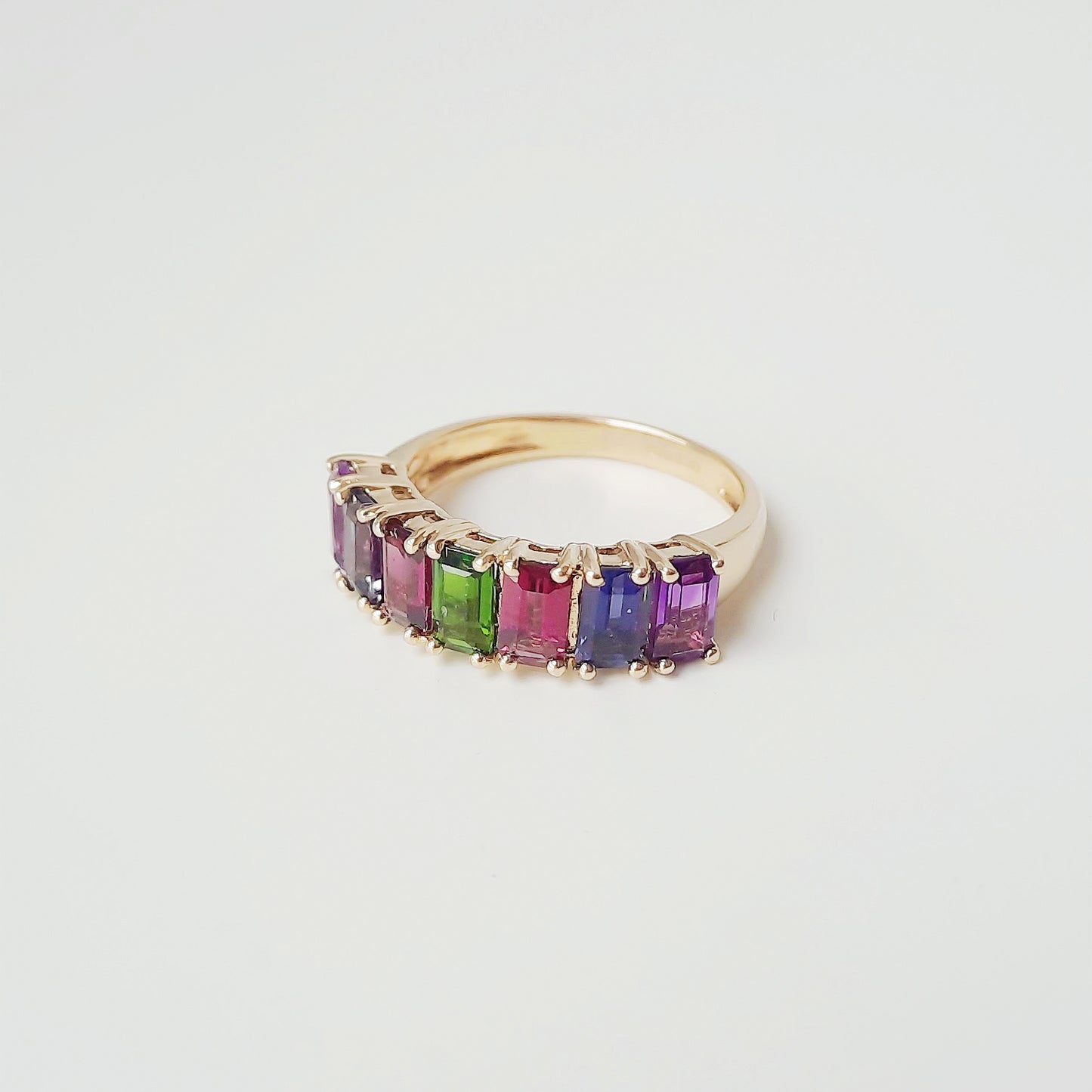 Colourful 7-stone row ring