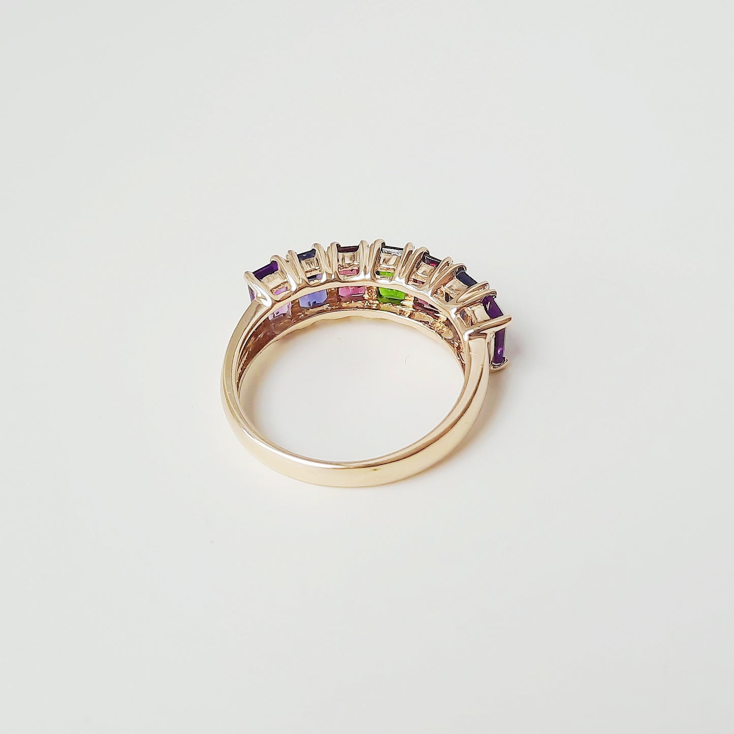 Colourful 7-stone row ring