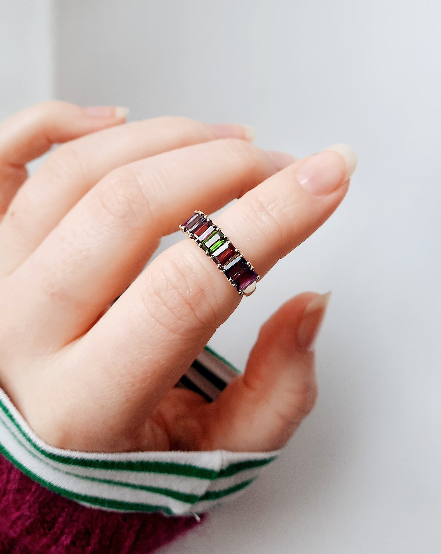 Colourful 7-stone row ring